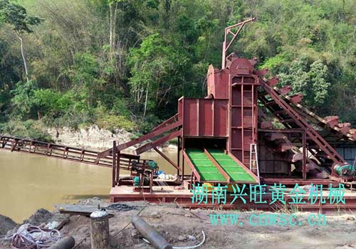 非洲 采金船 工作現場(chǎng)