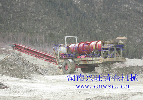 脫泥選金機現場(chǎng)工作